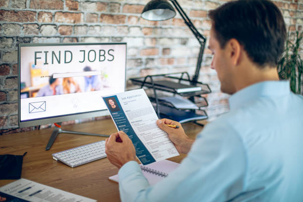 Cómo crear tu CV en Canva (guía fácil + plantillas gratis)