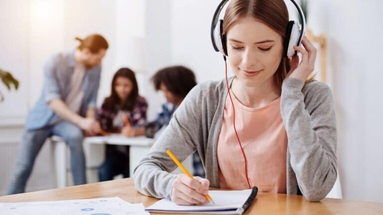 Ganar dinero como transcriptora online